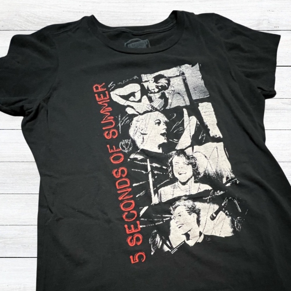 Black 5 seconds of summer T-shirt